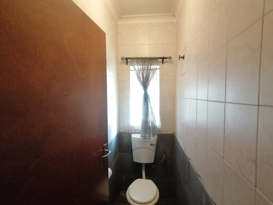4 Bedroom Property for Sale in Wilkoppies North West